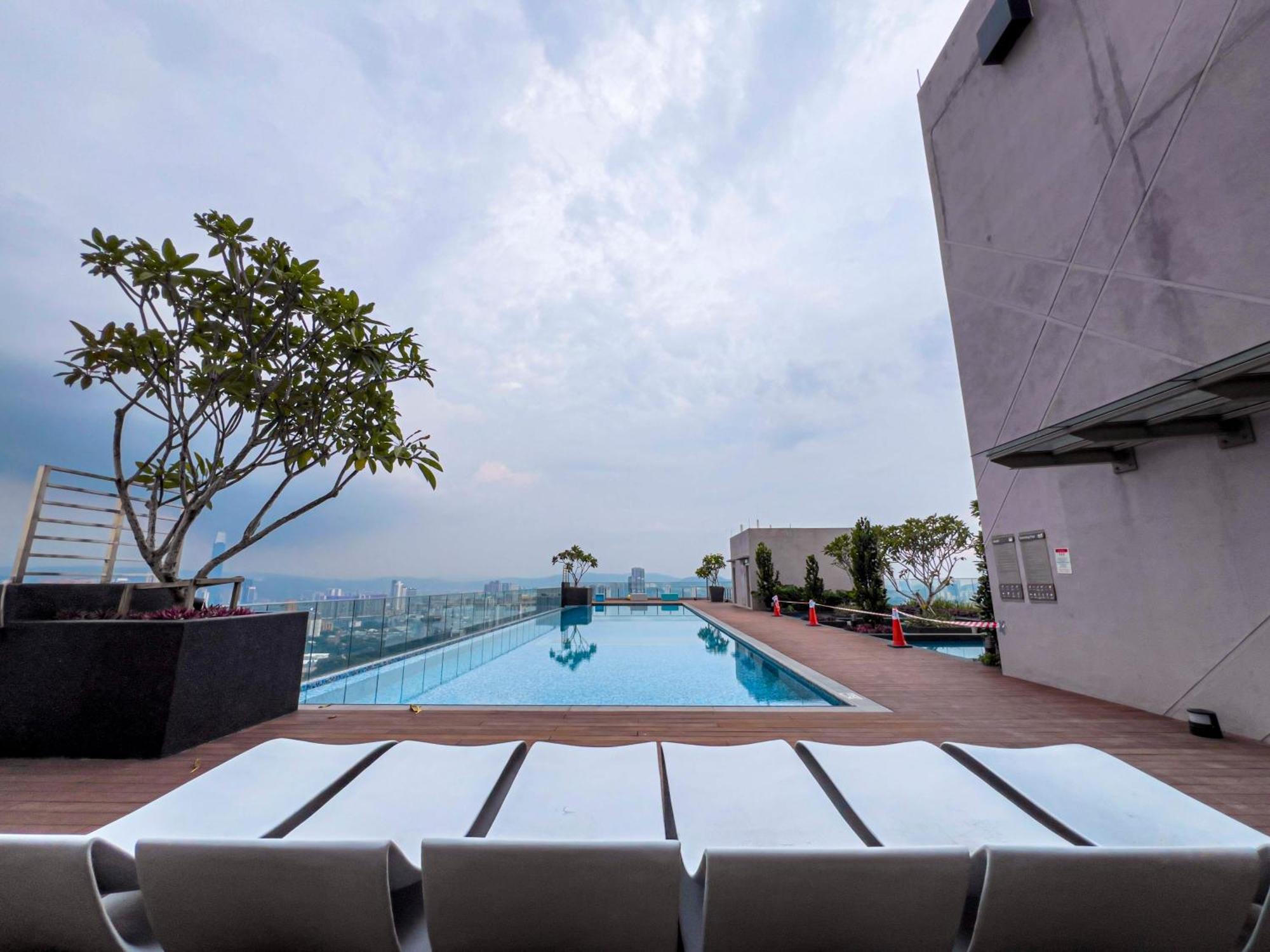 Sky Pool Suites Kl Sentral - Riveria City Kuala Lumpur Eksteriør bilde
